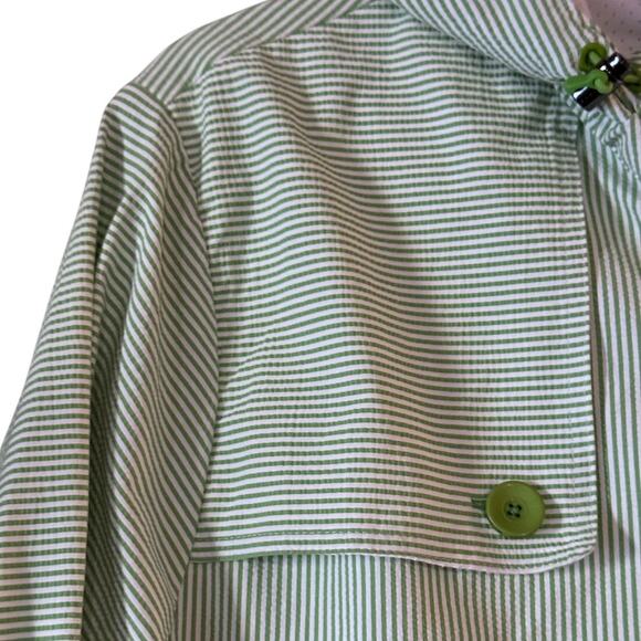 Under Armour Green & White Seersucker Striped Hooded Jacket - MD/M VERY NICE!! - Picture 3 of 8
